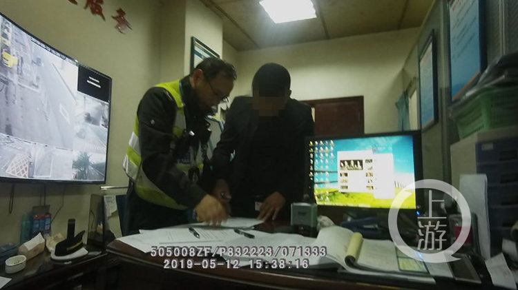 重庆网约车司机开着私家车揽客 算非法营运吗？