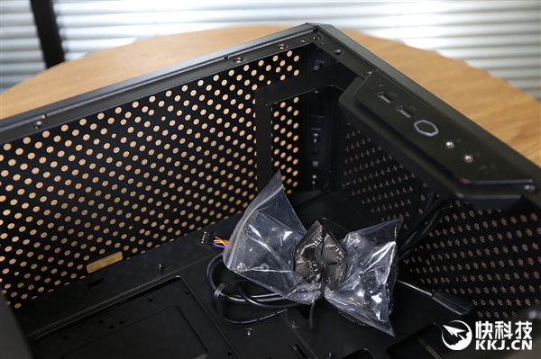 酷冷机箱Q500L图赏：超高利用率的迷你ATX