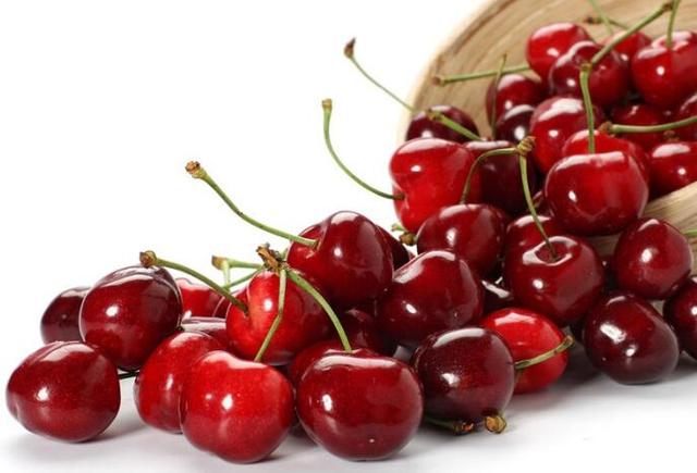 樱桃的营养价值丰富,吃樱桃有6大好处,6种人少吃或者不要吃!