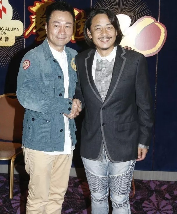前TVB绿叶黄泽锋晒52岁妻子怀孕8个月艺术照：期待女儿出生