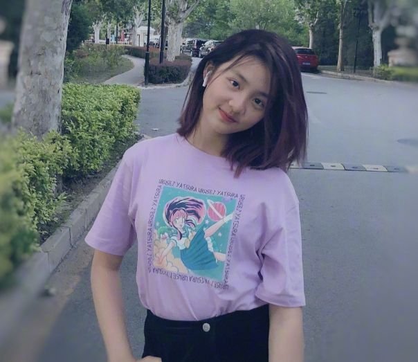 章子怡曾给她伴舞，李小冉恨她嫁给偶像，但最励志的还是她的脸！