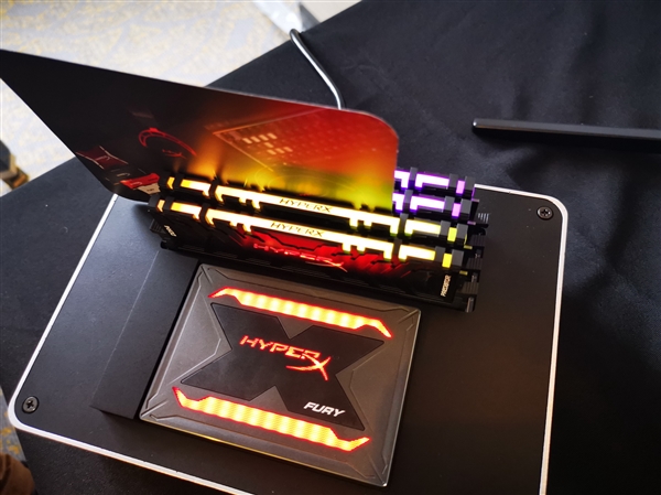 金士顿秀7.6TB SSD：Intel eTLC企业级闪存