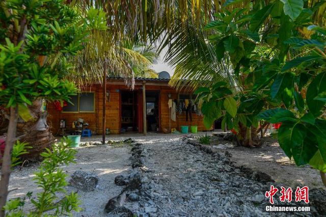探访西沙甘泉岛:小岛美如翡翠 渔民居住点设施齐全