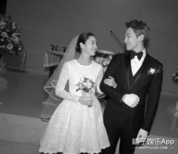 低调到大家都忘记他们已经结婚了...