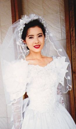 港圈女神婚纱照,李嘉欣被狠狠碾压了!