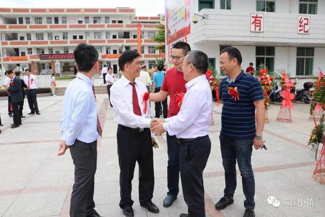 〖快讯〗杜振醉杜若鸿文化舘于泉州市马甲中学正式开舘!
