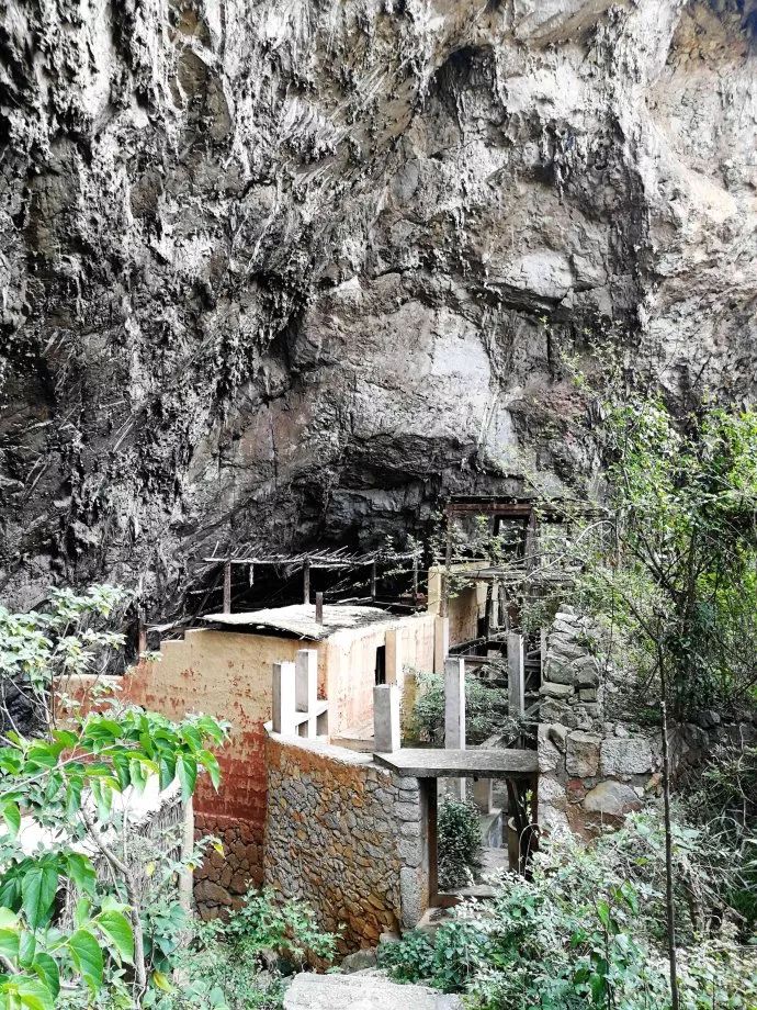 云南游3--峰岩洞《天下第一奇村》
