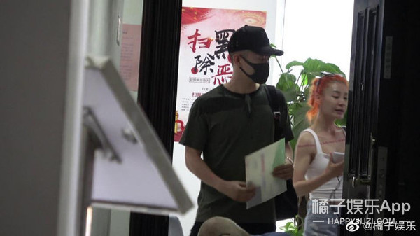 老婆哺乳期刚过、秀恩爱的综艺还没播…他俩就离了？