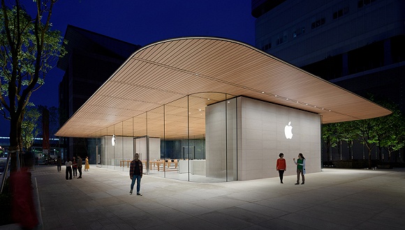 台北新开的苹果门店，从空中看是个巨大的MacBook