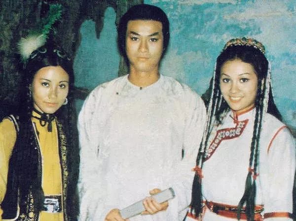 三任太太,四个女儿,一辈子活在女人堆里的郑少秋幸福吗?