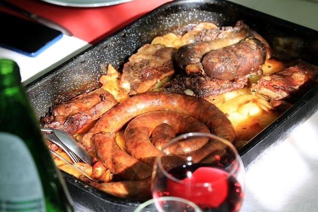 塞尔维亚最神秘的艺术小城,一半居民说外语,地标建筑是“混血”