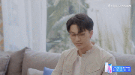 这位校草上什么相亲节目啊，参加选秀一定能出道吧！