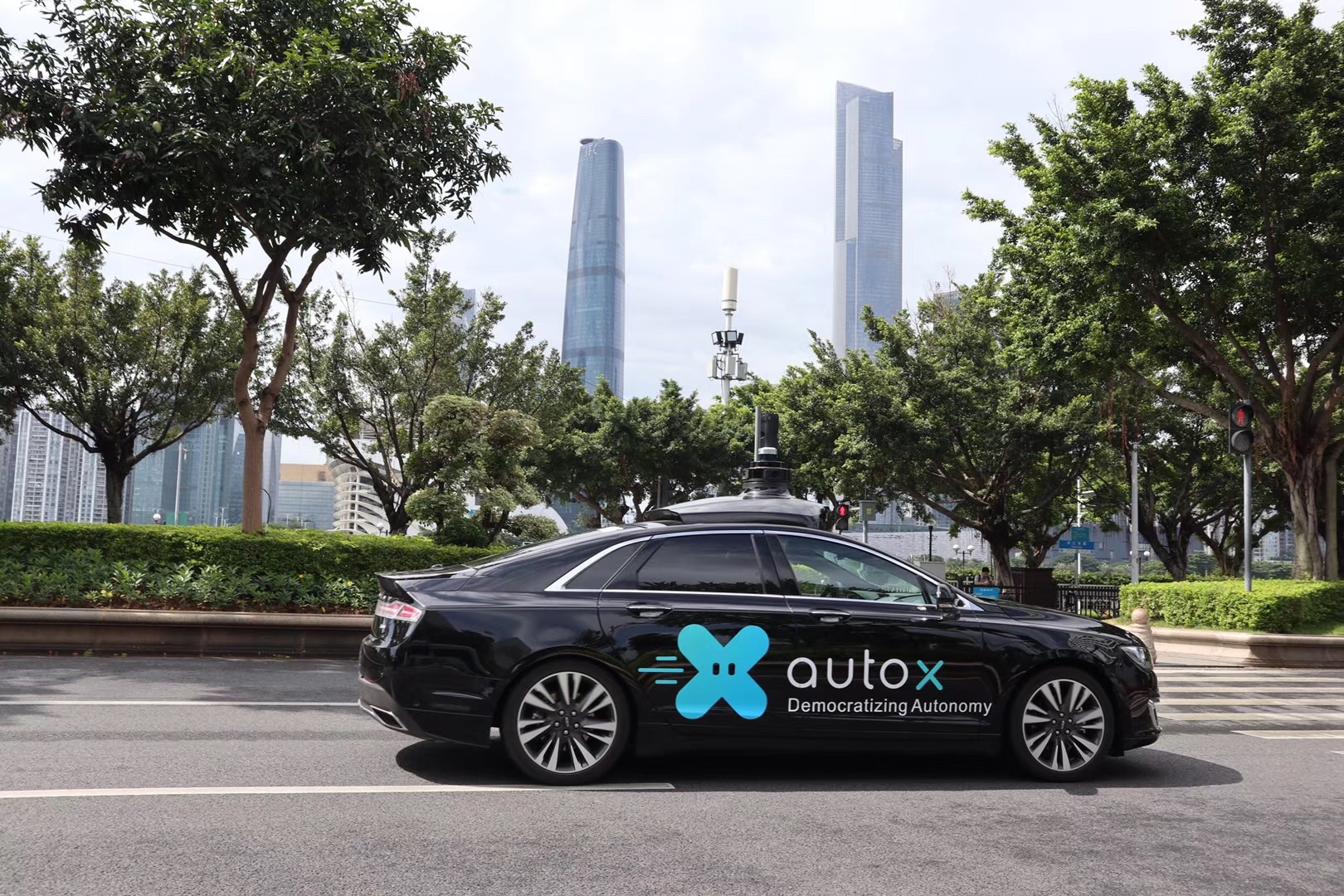 AutoX 无人车抢先试乘：穿梭在城区的自动驾驶“老司机”如何炼成？