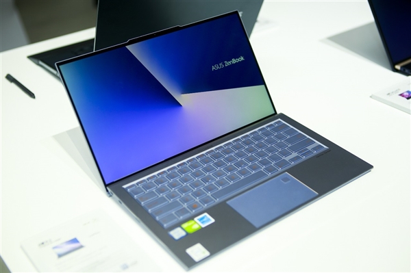 华硕发布灵耀X2 Pro：双4K屏、最高八核i9-9980HK