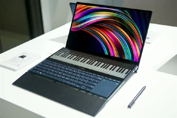 华硕发布灵耀X2 Pro：双4K屏、最高八核i9-9980HK
