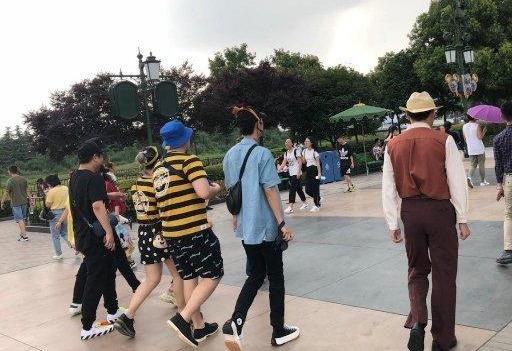 现在的杨洋:颧骨外扩脸像被肌肉撑肿了,再这样下去只能演反派了