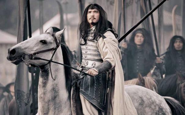 名不副实!没大能耐的马超,怎么上位群臣之首?