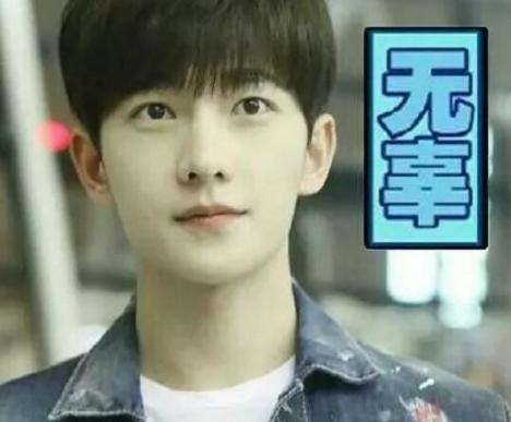 现在的杨洋:颧骨外扩脸像被肌肉撑肿了,再这样下去只能演反派了