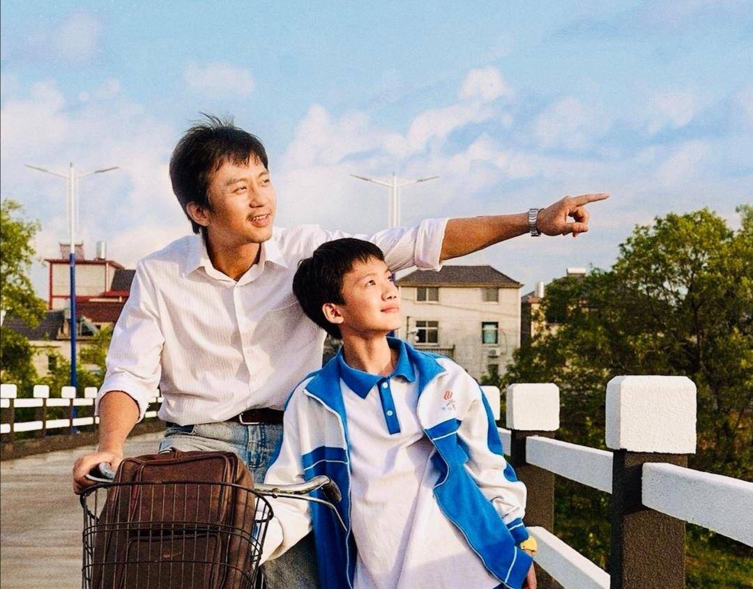 离开《跑男》后，邓超用《银河》的廉价滤镜，剑指15亿票房