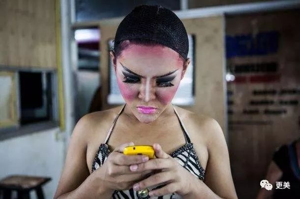 人妖选美冠军美过baby、来中国狂吸金,真不给女人留活路!