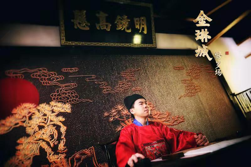 “密室逃脱”过气了，沉浸式实景娱乐开始流行飙戏