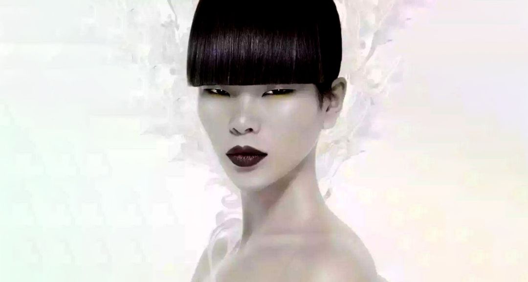 她是“第一丑模”，却成为中国首位国际超模