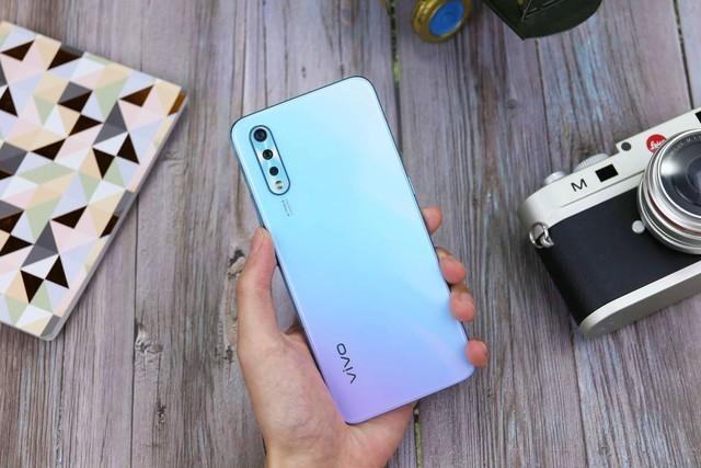 vivo y7s拍照体验;事实胜于雄辩,又一款真香千元拍照旗舰