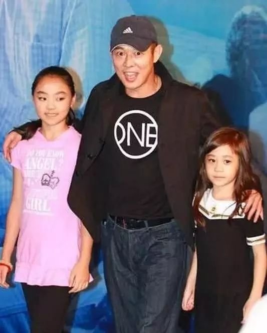 李连杰16岁二女儿要当主持人了，这颜值会进军娱乐圈吗？