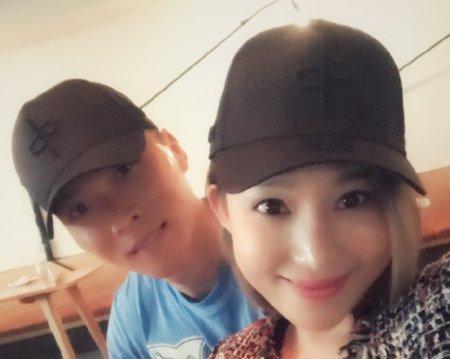 不是于大宝!中超董事长文筱婷公布恋情,与男友戴情侣金项链抢镜