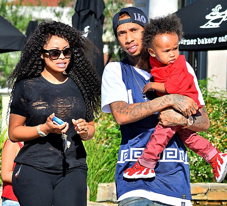 怂包的老爸心机的妈，她大概是卡戴珊家族最惨的萌三代了