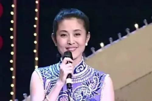 国民姐姐被玩弄了？男友不让她公布地下恋，出轨女艺人，还怀孕了