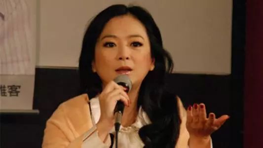 被前任当众家暴、为现任跳楼，最美如萍的感情也太坎坷了