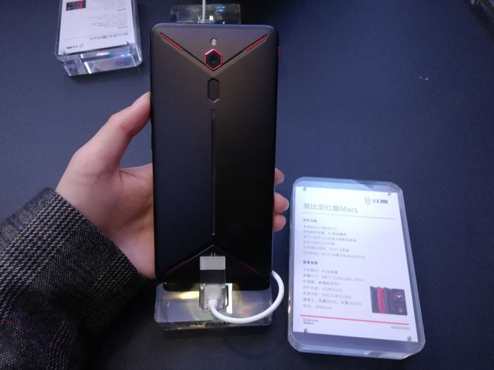 最强电竞手机？红魔Mars搭载10GB运存“开挂”战场