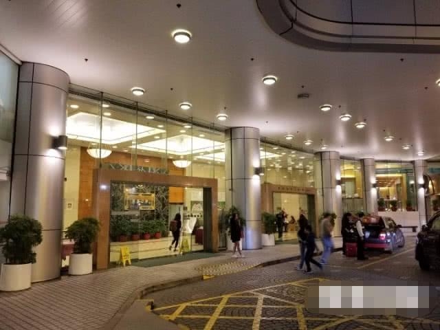 张柏芝被传已秘密出院，经纪人回避媒体，闺蜜称“不方便透露”