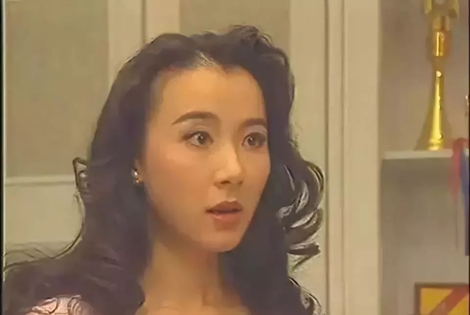 为配鲜肉男又去整，脸僵下巴歪，强行凹少女人设
