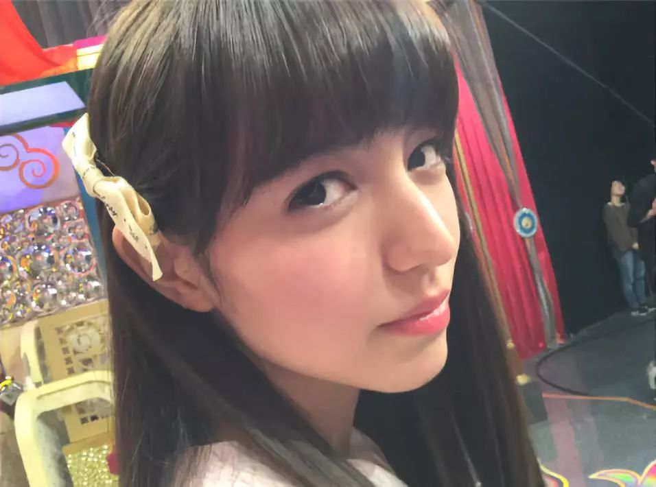 日本爆红的洛丽塔美少女，真人版混血芭比，靠漫画眼成新晋宅男女神！
