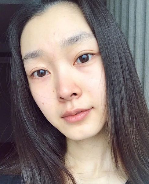 娱乐圈爱素颜的女星这么多，只有她敢对着偷拍镜头喊：拍漂亮点！