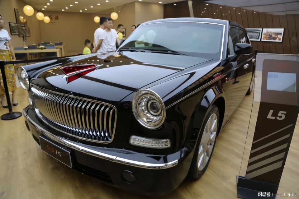 怎样才能买到一辆红旗L5？看完定制流程，真不是有钱就能买到的