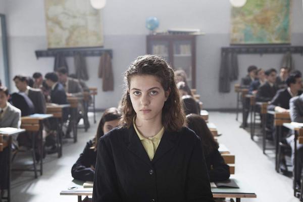 《我的天才女友》:逐页改编,充满野心的致敬