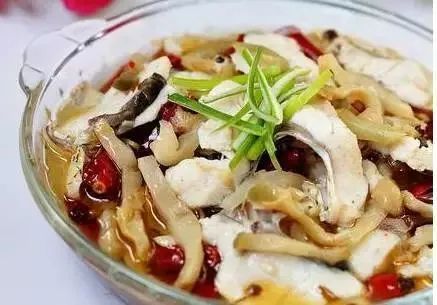 产后丝用榨菜切碎,清水切段,葱姜洗净.辣椒鲍鱼吃图片