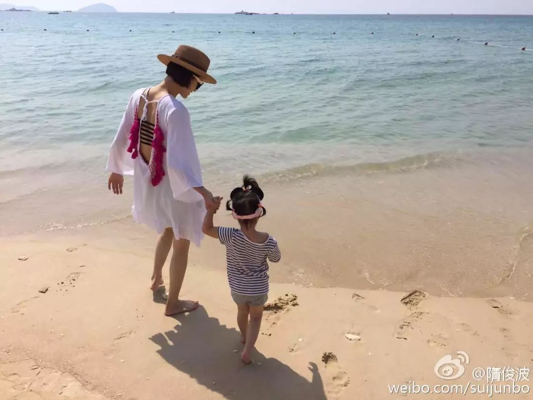 又复出了，已经隐婚生子！但没人知道她老公是谁