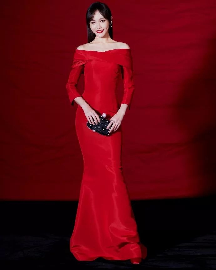 关晓彤北京大妞造型获封“出道最佳”，最新一波小花美照你pick谁