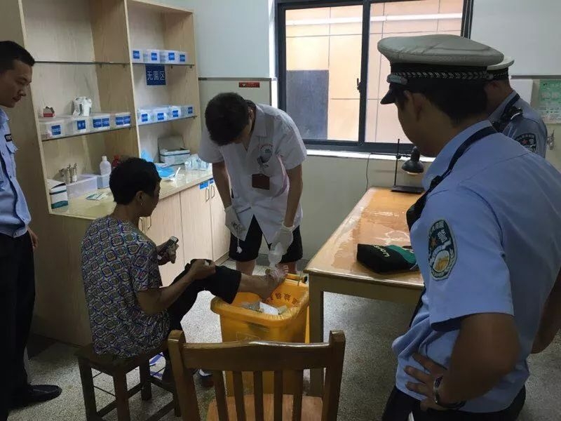 幸“盔”有你！骑电动车安全出行