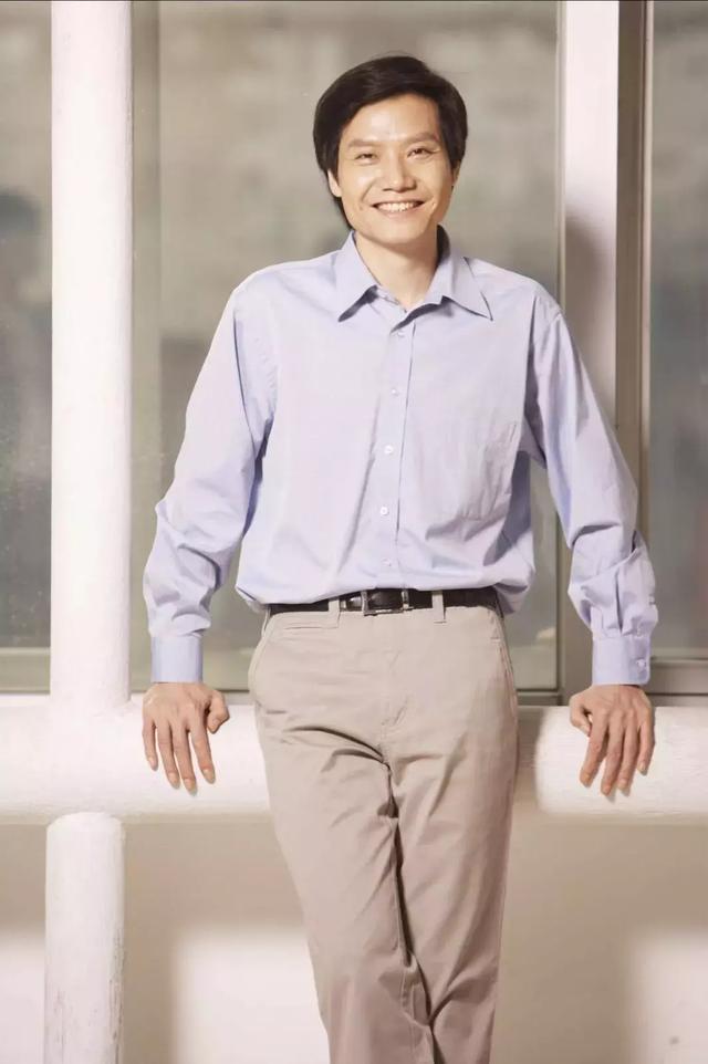 雷军张旋龙求伯君庆祝金山30周年：向员工送出30辆小鹏汽车