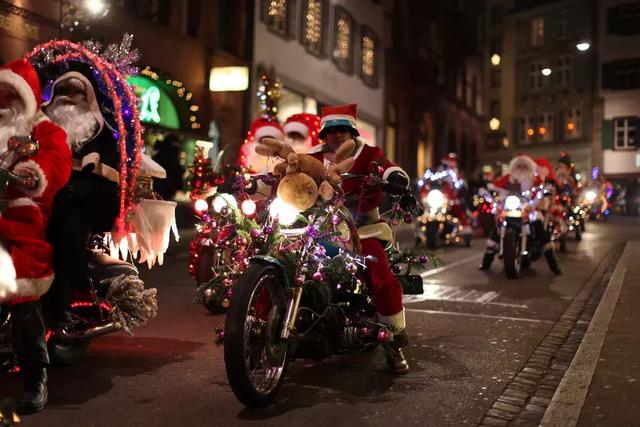 圣诞节,那些不骑驯鹿骑哈雷的圣诞老人们