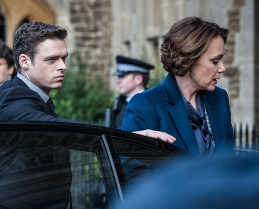 看女高管与小狼狗谈恋爱,不如看看她是怎么将