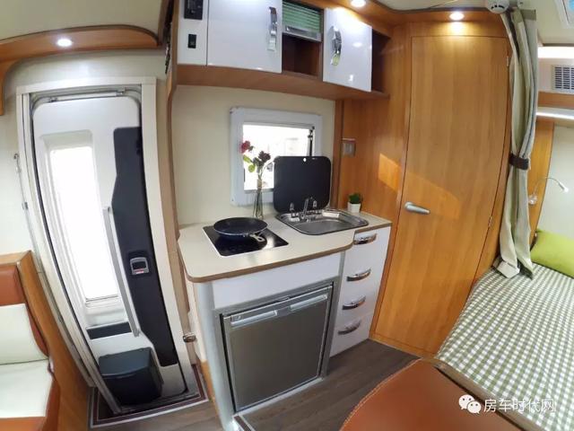 内饰布局曝光 新星奔驰T600风尚款重装上市