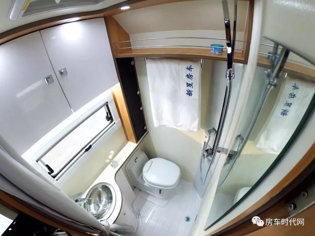 内饰布局曝光 新星奔驰T600风尚款重装上市