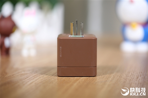 公牛Line Friends小魔方USB插座无线版图赏：萌化了