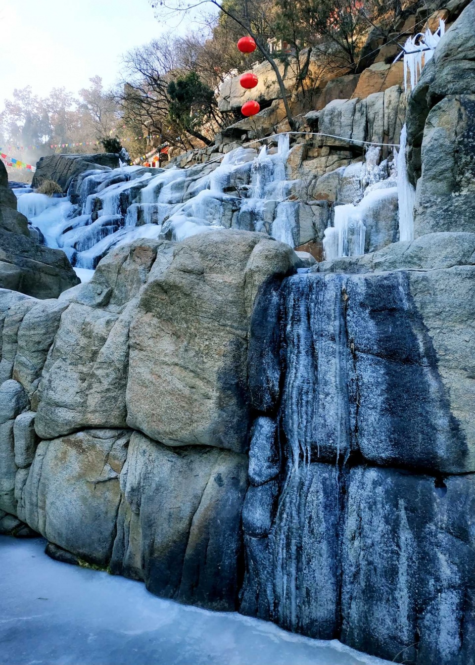 地理位置: 博山城区西南6公里处的樵岭前村(自驾导航樵岭前风景区